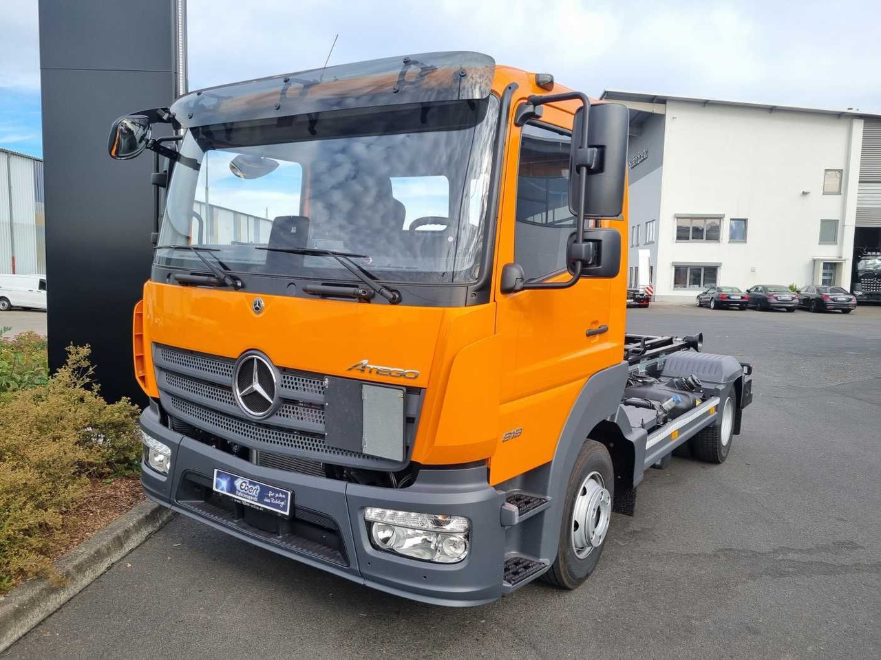 Mercedes-Benz Atego 818 K 4x2 HIAB XR5S3650 AHK Klima - Hook lift truck: picture 2 Mercedes-Benz Atego 818 K 4x2 HIAB XR5S3650 AHK Klima - Hook lift truck: picture 2