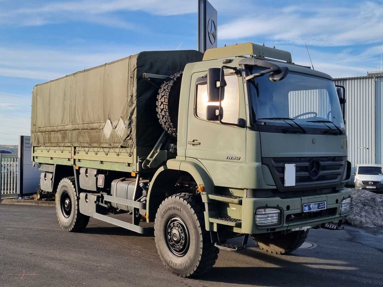 Mercedes-Benz Axor 1829 A 4x4 Pritsche/Plane 10 Stück - Dropside/ Flatbed truck: picture 2 Mercedes-Benz Axor 1829 A 4x4 Pritsche/Plane 10 Stück - Dropside/ Flatbed truck: picture 2