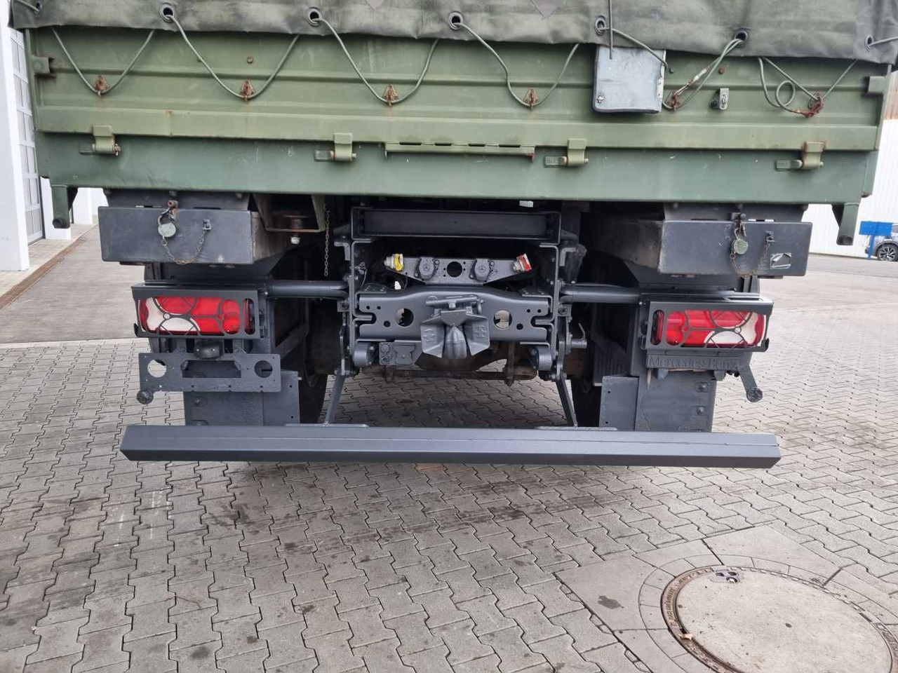 Leasing of  Mercedes-Benz Axor 1829 A 4x4 Pritsche/Plane 10 Stück Mercedes-Benz Axor 1829 A 4x4 Pritsche/Plane 10 Stück: picture 9 Leasing of  Mercedes-Benz Axor 1829 A 4x4 Pritsche/Plane 10 Stück Mercedes-Benz Axor 1829 A 4x4 Pritsche/Plane 10 Stück: picture 9