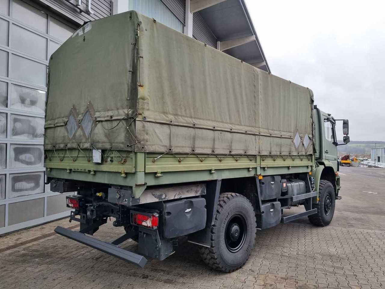 Leasing of  Mercedes-Benz Axor 1829 A 4x4 Pritsche/Plane 10 Stück Mercedes-Benz Axor 1829 A 4x4 Pritsche/Plane 10 Stück: picture 10 Leasing of  Mercedes-Benz Axor 1829 A 4x4 Pritsche/Plane 10 Stück Mercedes-Benz Axor 1829 A 4x4 Pritsche/Plane 10 Stück: picture 10