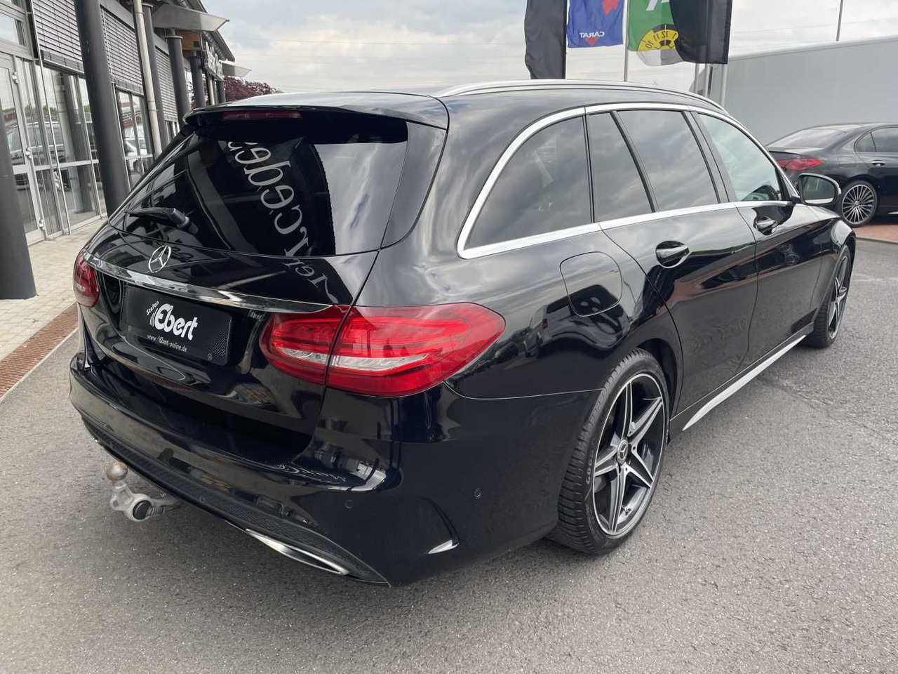 Mercedes-Benz C 220 d T 9G AMG AHK+360°+DISTR+El. Heckklappe - Car: picture 4 Mercedes-Benz C 220 d T 9G AMG AHK+360°+DISTR+El. Heckklappe - Car: picture 4