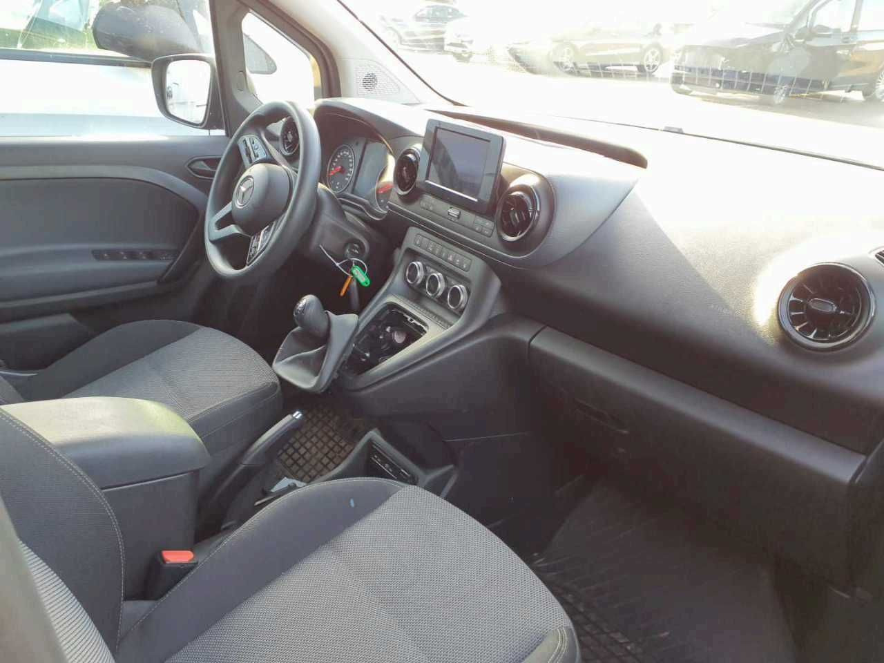 Mercedes-Benz Citan 113 Tourer Klimaautomatik AK Kamera MBUX - Car: picture 4 Mercedes-Benz Citan 113 Tourer Klimaautomatik AK Kamera MBUX - Car: picture 4