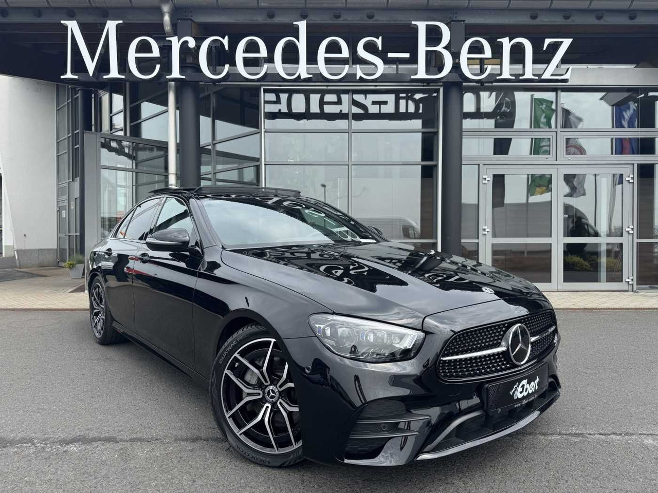 Mercedes-Benz E 220d AMG+Distr+Multibeam+Pano+ Ambiente+Night - Sedan: picture 1 Mercedes-Benz E 220d AMG+Distr+Multibeam+Pano+ Ambiente+Night - Sedan: picture 1