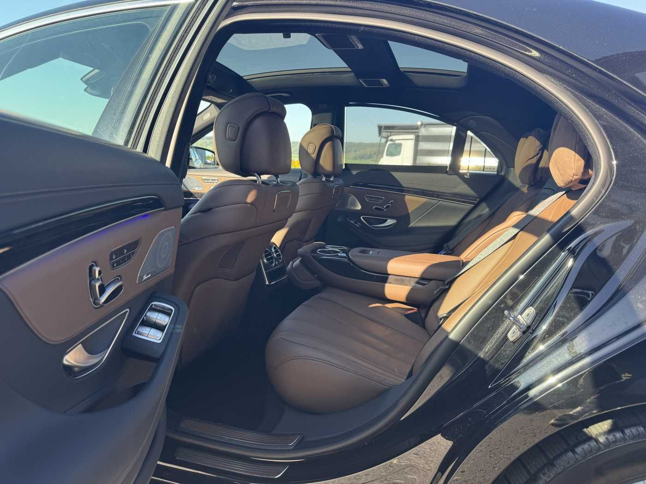 Mercedes-Benz S 400d 4M AMG+Pano+Burm+Distr+Massage+ HUD - Sedan: picture 2 Mercedes-Benz S 400d 4M AMG+Pano+Burm+Distr+Massage+ HUD - Sedan: picture 2