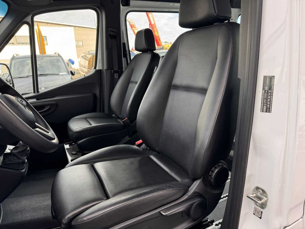 Ambulance Mercedes-Benz Sprinter 316 CDI Rollstuhl-/Behinderten-Lift AMF: picture 11
