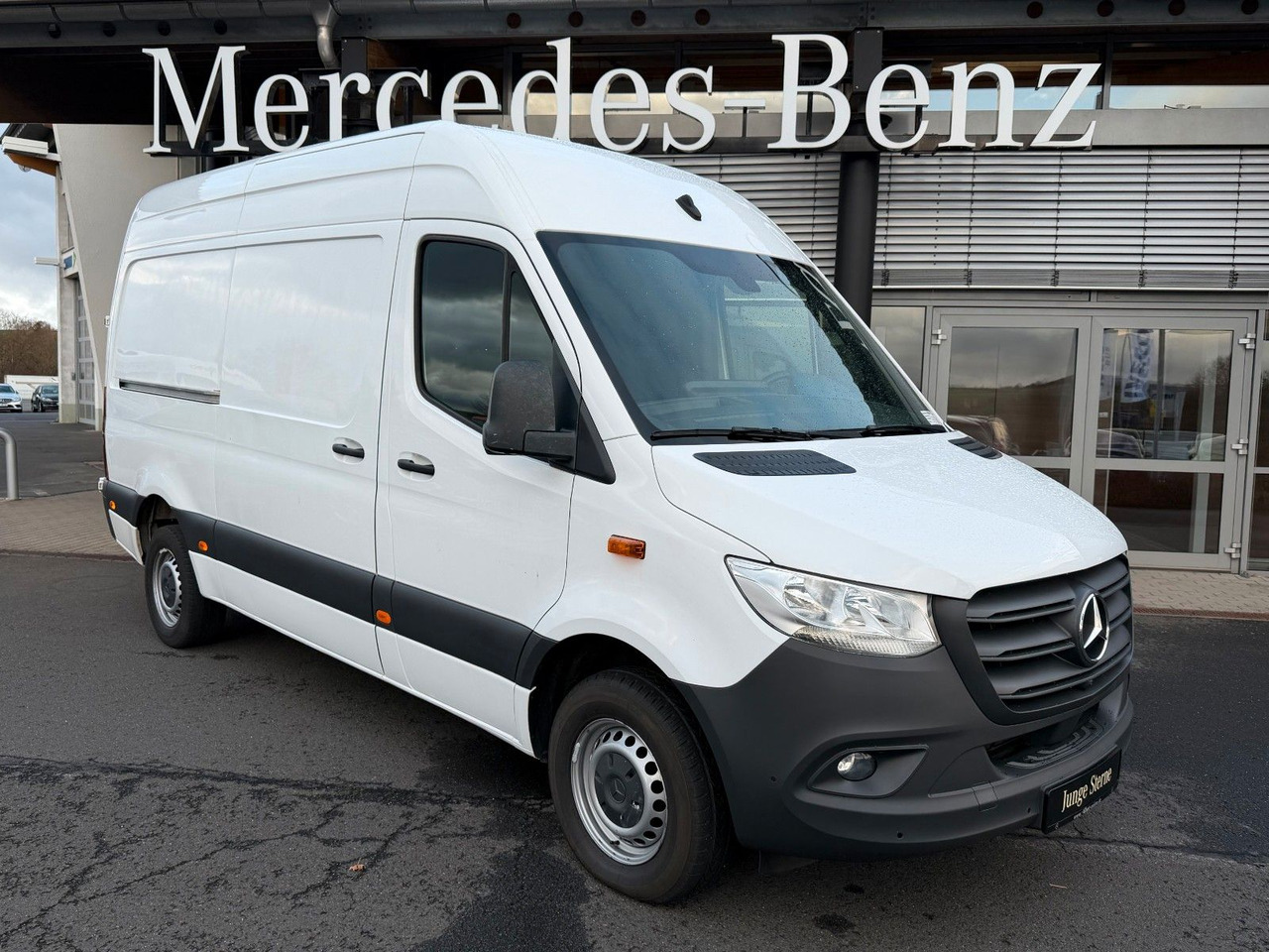 Mercedes-Benz Sprinter 317 CDI 3665 Klima 360 SHZ MBUX - Panel van: picture 1 Mercedes-Benz Sprinter 317 CDI 3665 Klima 360 SHZ MBUX - Panel van: picture 1