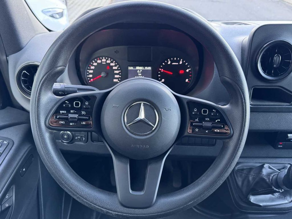 Ambulance Mercedes-Benz Sprinter 317 CDI Rollstuhl-/Behinderten-Lift AMF: picture 15