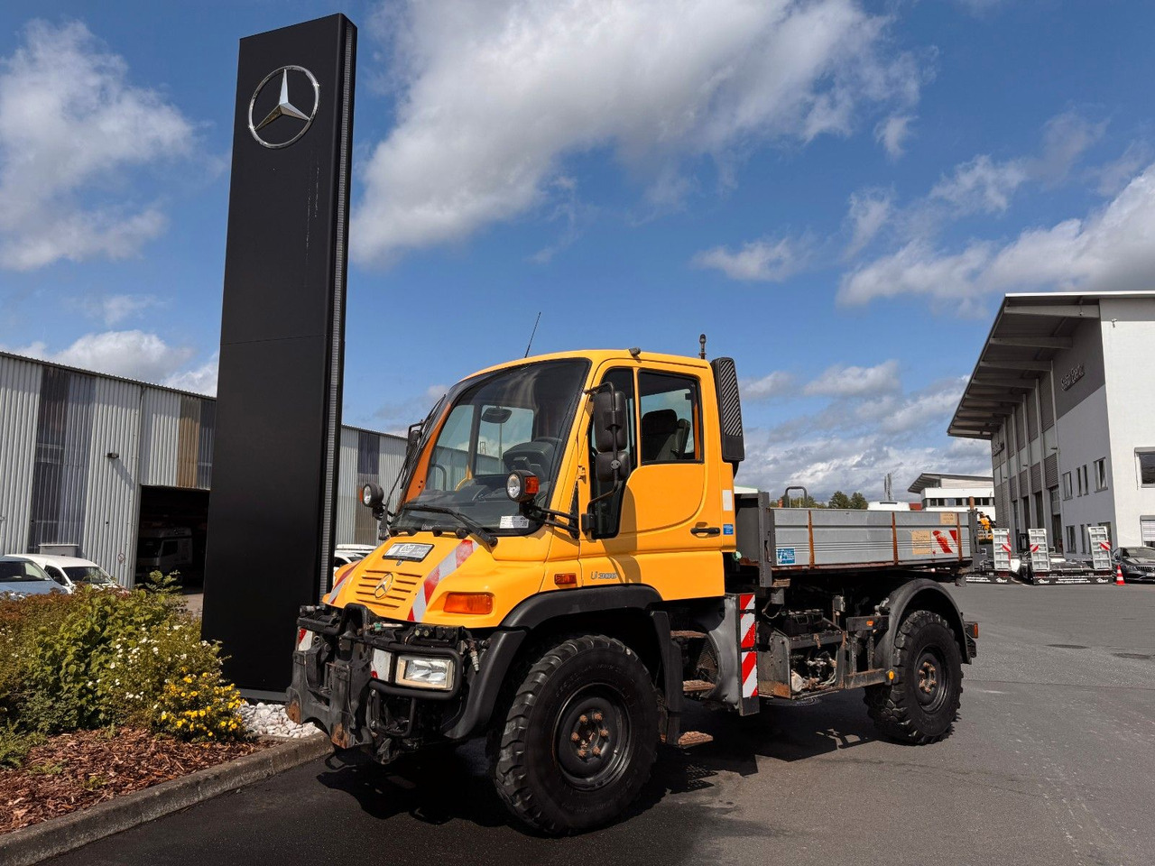 Mercedes-Benz Unimog U300 4x4 Vario-Pilot - Open body delivery van: picture 1 Mercedes-Benz Unimog U300 4x4 Vario-Pilot - Open body delivery van: picture 1