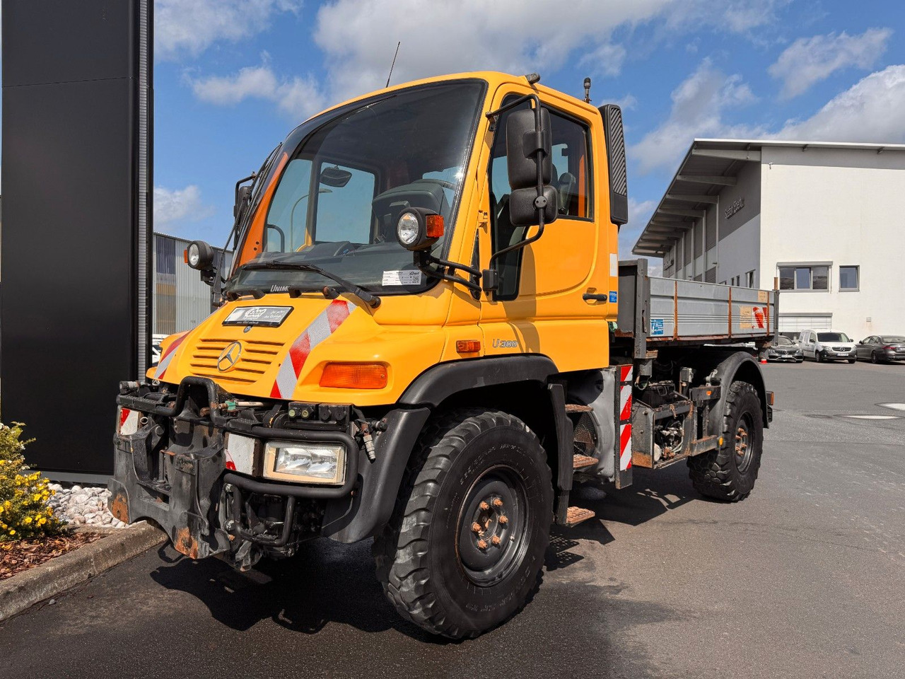 Mercedes-Benz Unimog U300 4x4 Vario-Pilot - Open body delivery van: picture 2 Mercedes-Benz Unimog U300 4x4 Vario-Pilot - Open body delivery van: picture 2