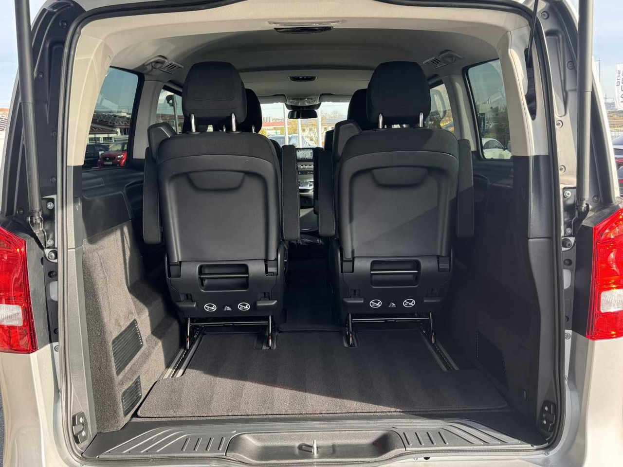 Passenger van Mercedes-Benz V 220 d EDITION DISTRONIC MBUX Kamera 6Sitze: picture 6