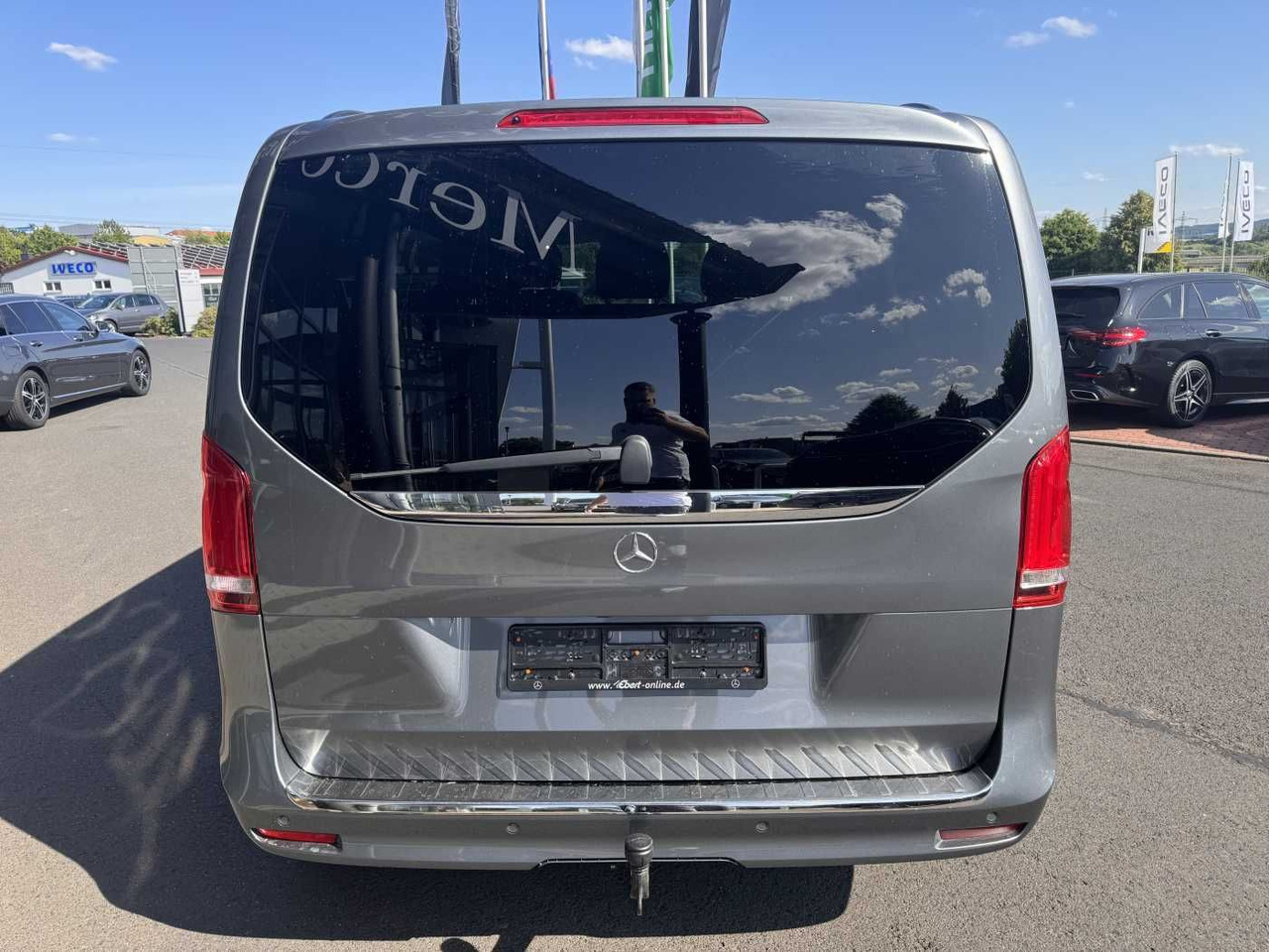 Mercedes-Benz V 220 d EDITION Liege-Paket AHK2,5 LED DAB MBUX - Car: picture 5 Mercedes-Benz V 220 d EDITION Liege-Paket AHK2,5 LED DAB MBUX - Car: picture 5