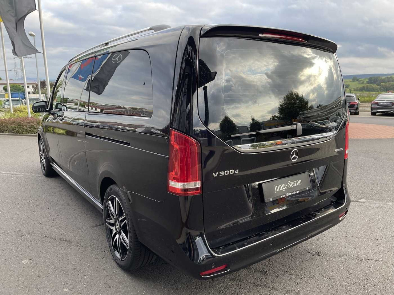 Mercedes-Benz V 300 d AVA 4MATIC AMG Kühlschrank AIRMATIC - Station wagon: picture 3 Mercedes-Benz V 300 d AVA 4MATIC AMG Kühlschrank AIRMATIC - Station wagon: picture 3