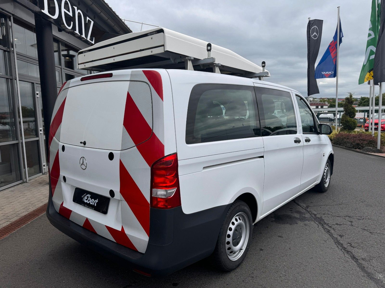 Passenger van Mercedes-Benz Vito 111 CDI Tourer Begleitfahrzeug BF3+ / WVZ: picture 10