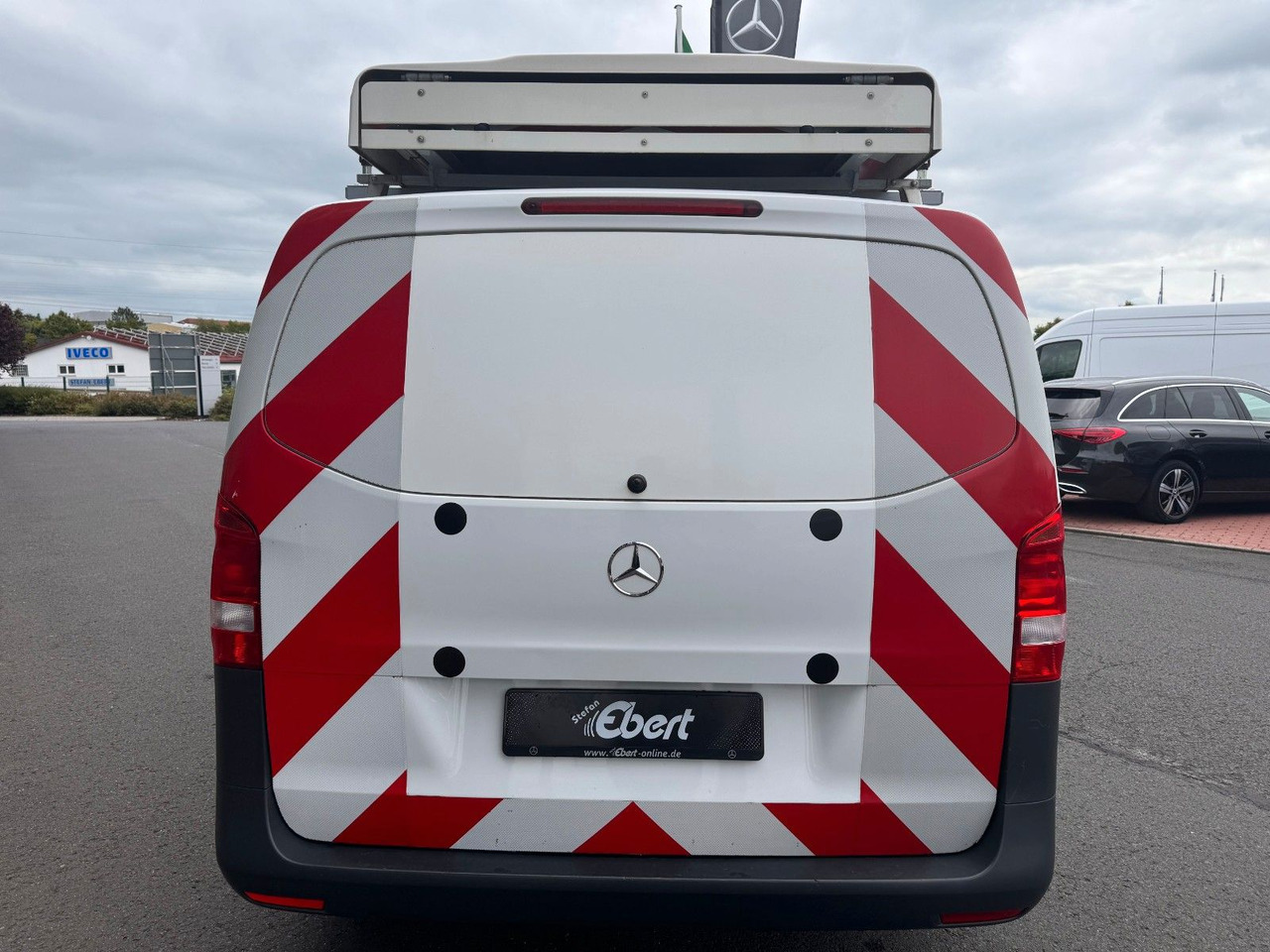 Passenger van Mercedes-Benz Vito 111 CDI Tourer Begleitfahrzeug BF3+ / WVZ: picture 11
