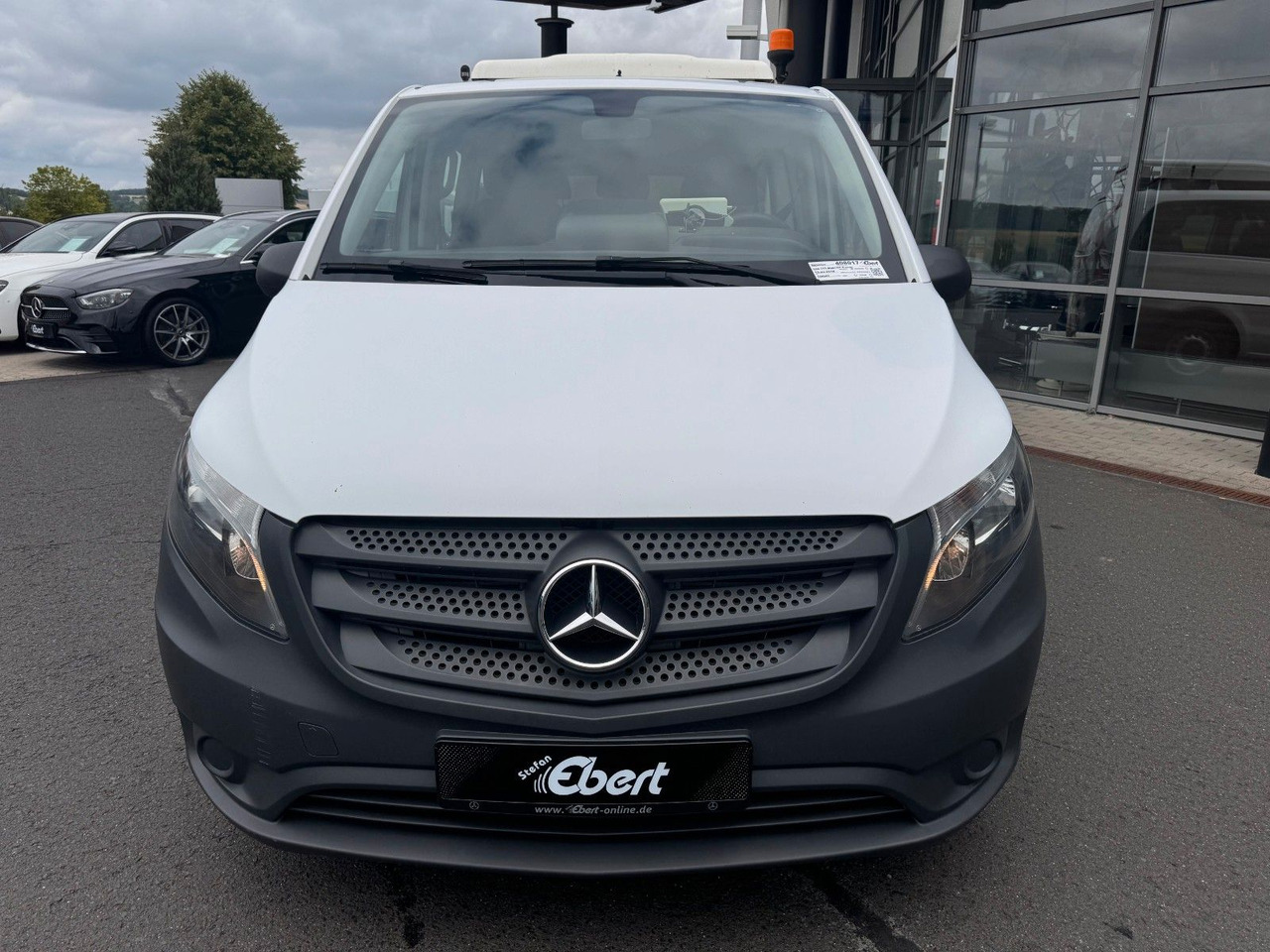 Passenger van Mercedes-Benz Vito 111 CDI Tourer Begleitfahrzeug BF3+ / WVZ: picture 8