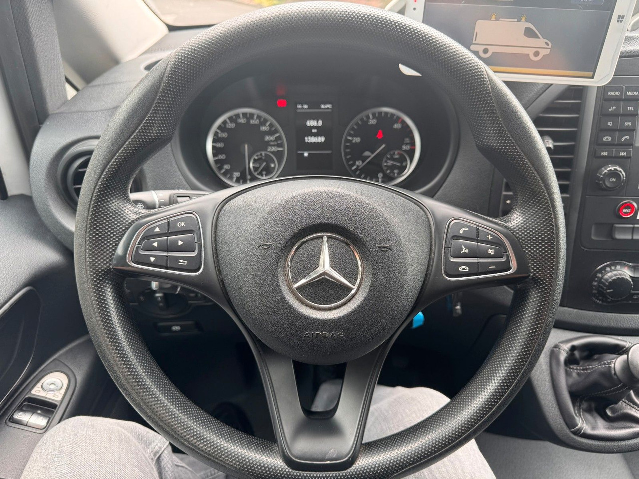 Passenger van Mercedes-Benz Vito 111 CDI Tourer Begleitfahrzeug BF3+ / WVZ: picture 20