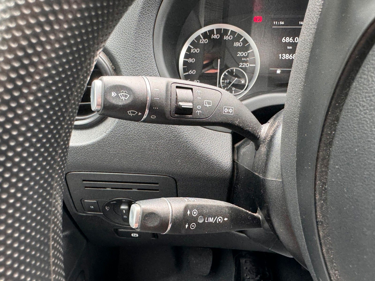 Passenger van Mercedes-Benz Vito 111 CDI Tourer Begleitfahrzeug BF3+ / WVZ: picture 22