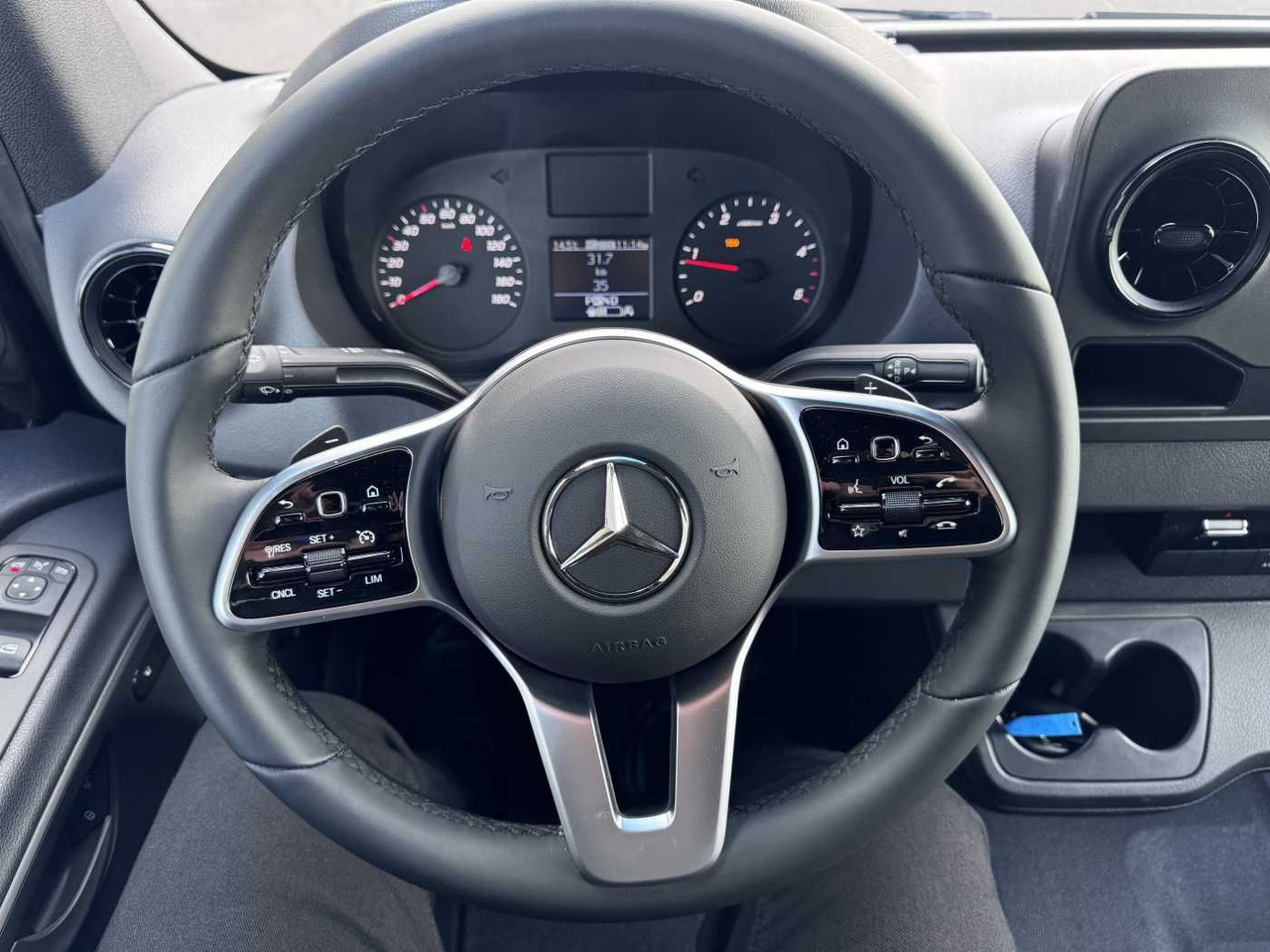 Other machinery Mercedes-Benz Sprinter 517 CDI Mixto, Klima, AHK, 6 Sitzplätze: picture 12 Other machinery Mercedes-Benz Sprinter 517 CDI Mixto, Klima, AHK, 6 Sitzplätze: picture 12