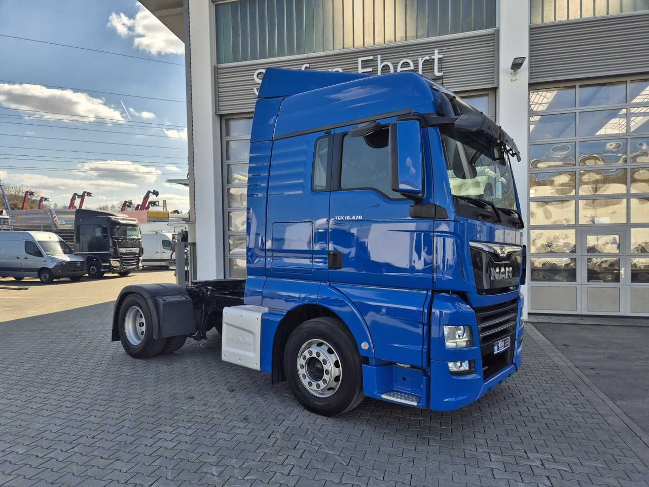 MAN TGX 18.470 4x2 LLS Fahrschule 5 Sitze Intarder - Tractor unit: picture 4 MAN TGX 18.470 4x2 LLS Fahrschule 5 Sitze Intarder - Tractor unit: picture 4