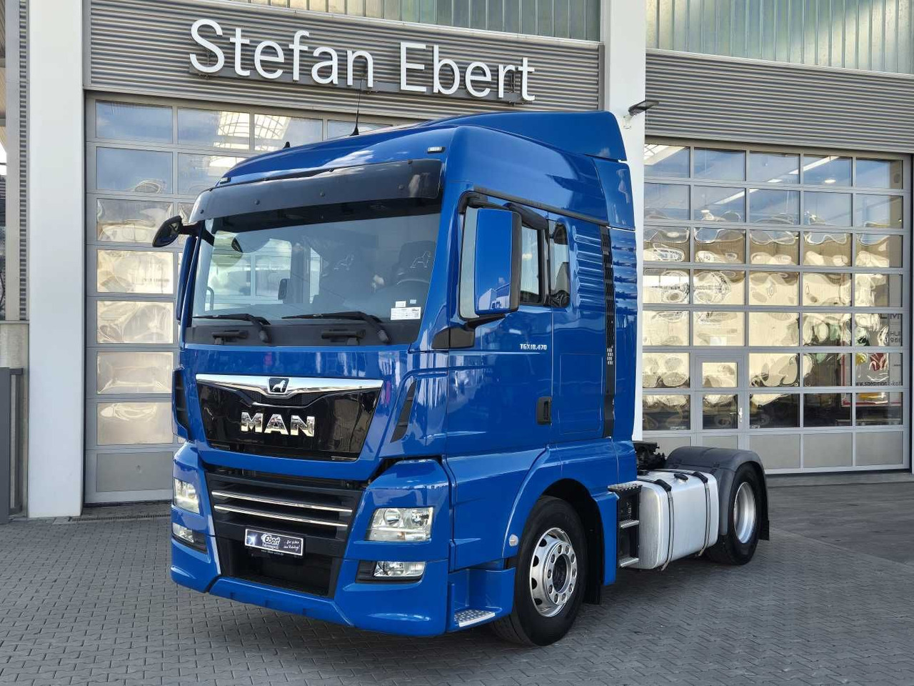 MAN TGX 18.470 4x2 LLS Fahrschule 5 Sitze Intarder - Tractor unit: picture 1 MAN TGX 18.470 4x2 LLS Fahrschule 5 Sitze Intarder - Tractor unit: picture 1