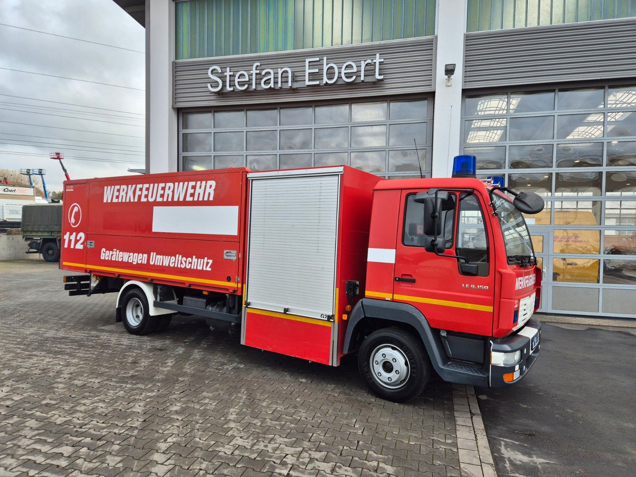 MAN LE 9.150 Feuerwehr Schmitz GW-6 Gerätewagen - Truck: picture 4 MAN LE 9.150 Feuerwehr Schmitz GW-6 Gerätewagen - Truck: picture 4