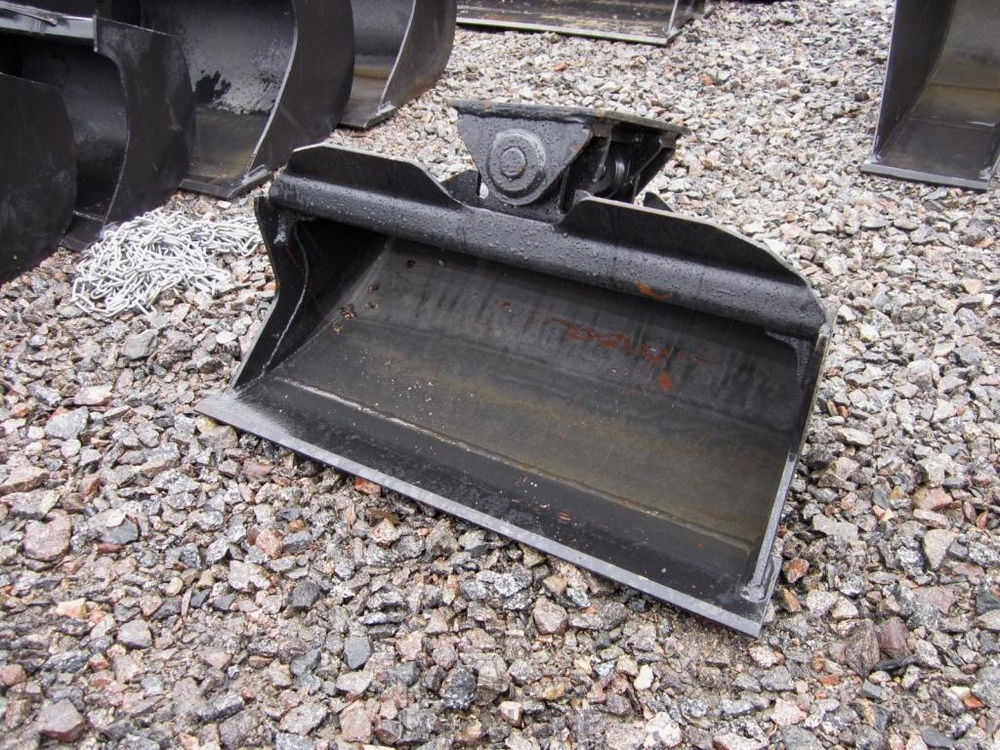 Laten Kallistuva luiskakauha 800mm TS - Bucket for Construction machinery: picture 2 Laten Kallistuva luiskakauha 800mm TS - Bucket for Construction machinery: picture 2