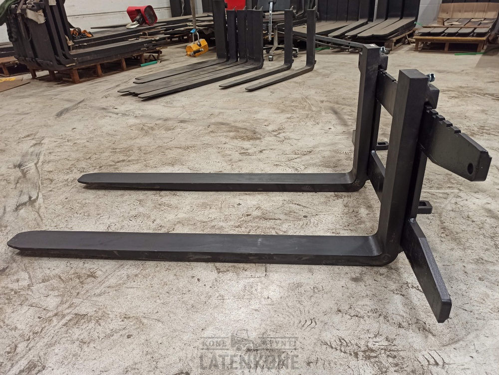 Laten Trukkipiikit 2000kg 1100mm/1200mm 2A Avant - Forks for Construction machinery: picture 4 Laten Trukkipiikit 2000kg 1100mm/1200mm 2A Avant - Forks for Construction machinery: picture 4