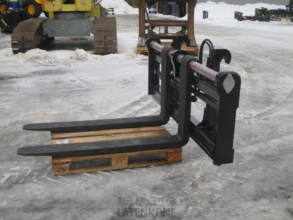 Volvo Hydrauliset trukkipiikit 8000kg 2000mm/1500mm PIN Volvo BM - Forks for Construction machinery: picture 4 Volvo Hydrauliset trukkipiikit 8000kg 2000mm/1500mm PIN Volvo BM - Forks for Construction machinery: picture 4