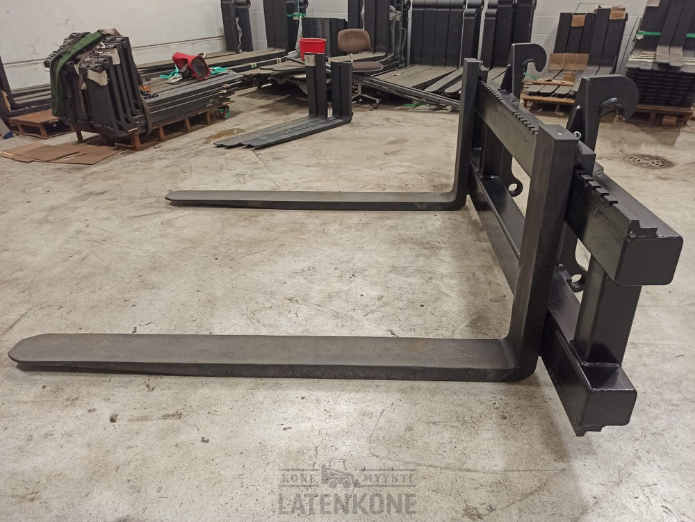 Volvo Trukkipiikit 11000kg 2400mm/1800mm 4A Volvo BM - Forks for Construction machinery: picture 4 Volvo Trukkipiikit 11000kg 2400mm/1800mm 4A Volvo BM - Forks for Construction machinery: picture 4