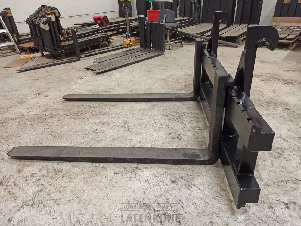Volvo Trukkipiikit 5000kg 2000mm/1500mm 3A Volvo BM - Forks for Construction machinery: picture 4 Volvo Trukkipiikit 5000kg 2000mm/1500mm 3A Volvo BM - Forks for Construction machinery: picture 4