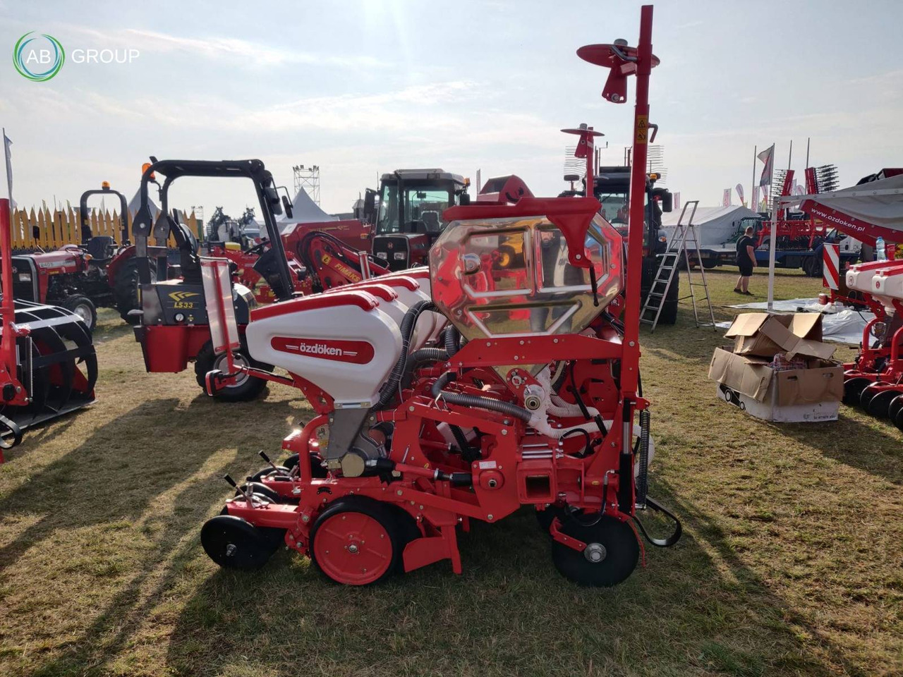 6-row maize seeder VPYT-DG306 on a semi-telescopic frame with deep fertilization - Precision sowing machine: picture 3 6-row maize seeder VPYT-DG306 on a semi-telescopic frame with deep fertilization - Precision sowing machine: picture 3