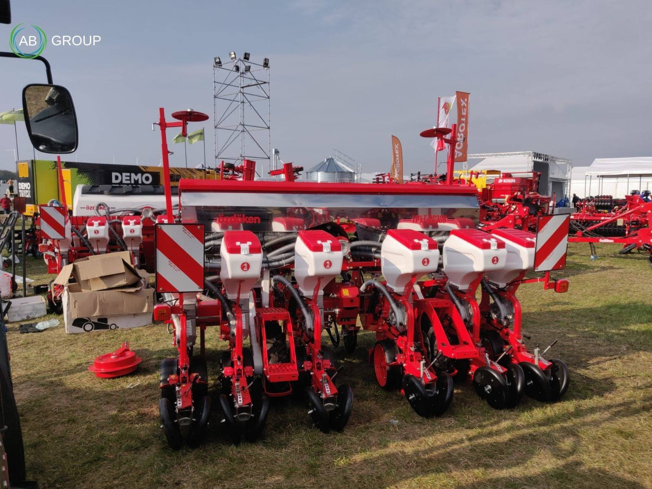 6-row maize seeder VPYT-DG306 on a semi-telescopic frame with deep fertilization - Precision sowing machine: picture 2 6-row maize seeder VPYT-DG306 on a semi-telescopic frame with deep fertilization - Precision sowing machine: picture 2