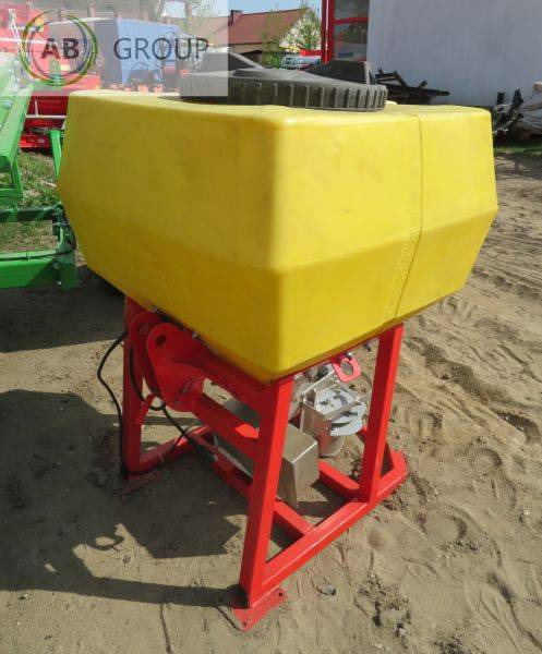 APV Salt spreader 250 l DAMAGED / ON STOCK - Sand/ Salt spreader: picture 2 APV Salt spreader 250 l DAMAGED / ON STOCK - Sand/ Salt spreader: picture 2