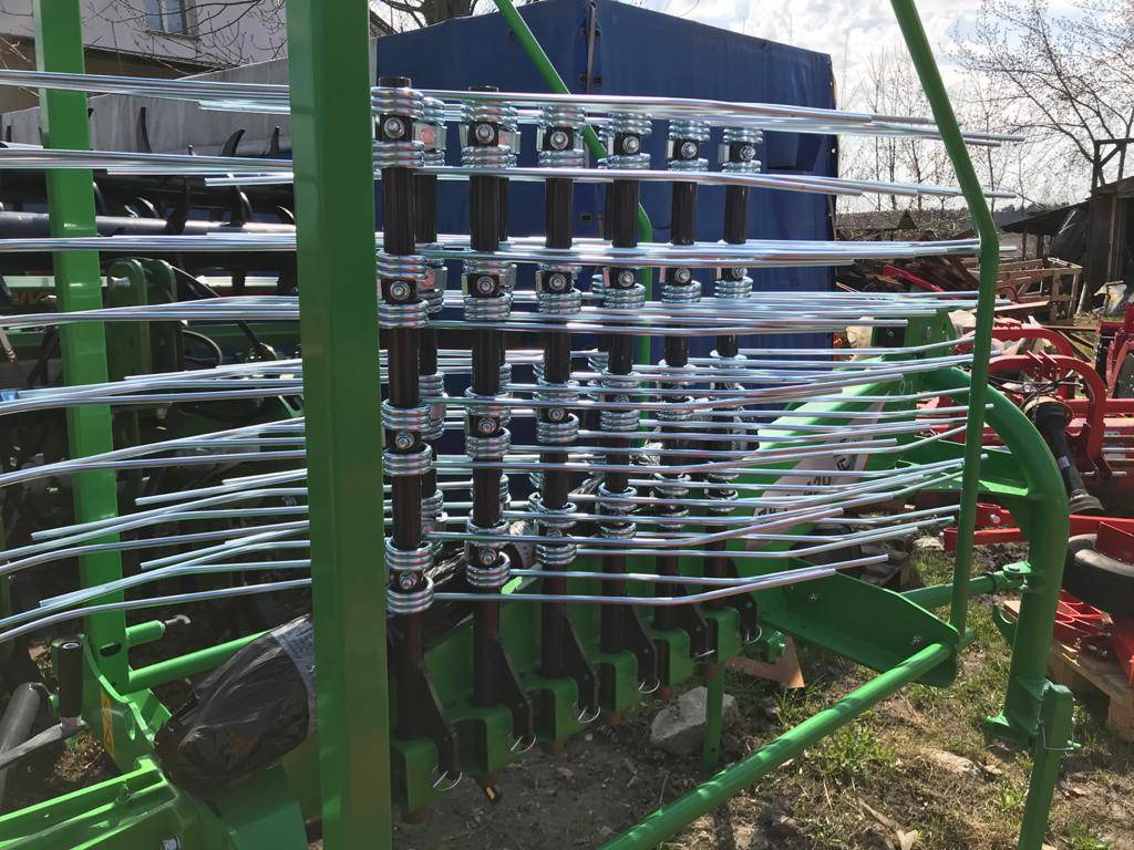 Inter-Tech Rotary Rake ZKT-420, 4.2 m - Tedder/ Rake: picture 3 Inter-Tech Rotary Rake ZKT-420, 4.2 m - Tedder/ Rake: picture 3