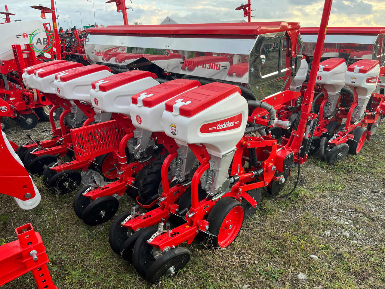 Siewnik do kukurydzy 6-rzędowy VPYT-D300 na ramie półteleskopowej z nawożeniem wgłębnym - Precision sowing machine: picture 4 Siewnik do kukurydzy 6-rzędowy VPYT-D300 na ramie półteleskopowej z nawożeniem wgłębnym - Precision sowing machine: picture 4