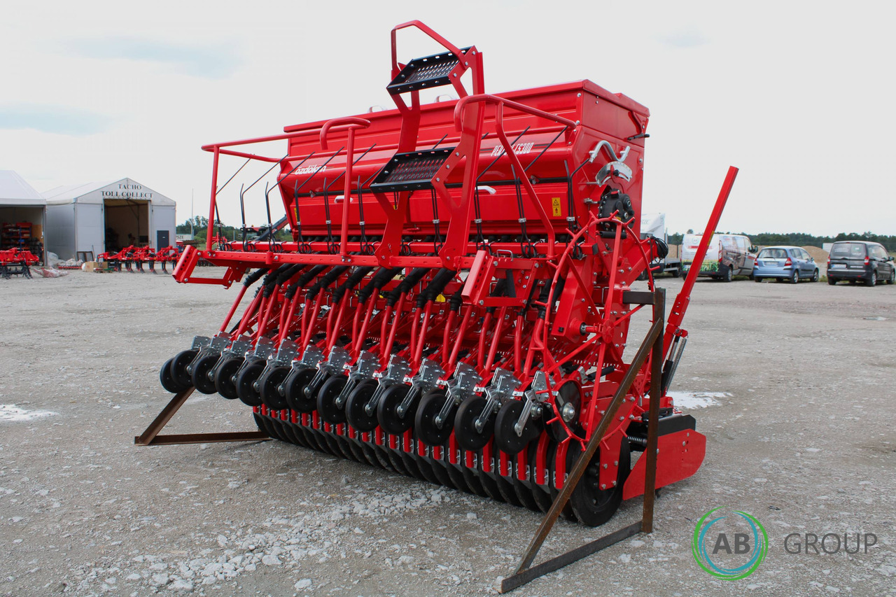 Zestaw uprawowo siewny nabudowany z broną aktywną Ozdoken Pertum CS-300 - dwutalerzowy, wał gumowy - Combine seed drill: picture 2 Zestaw uprawowo siewny nabudowany z broną aktywną Ozdoken Pertum CS-300 - dwutalerzowy, wał gumowy - Combine seed drill: picture 2