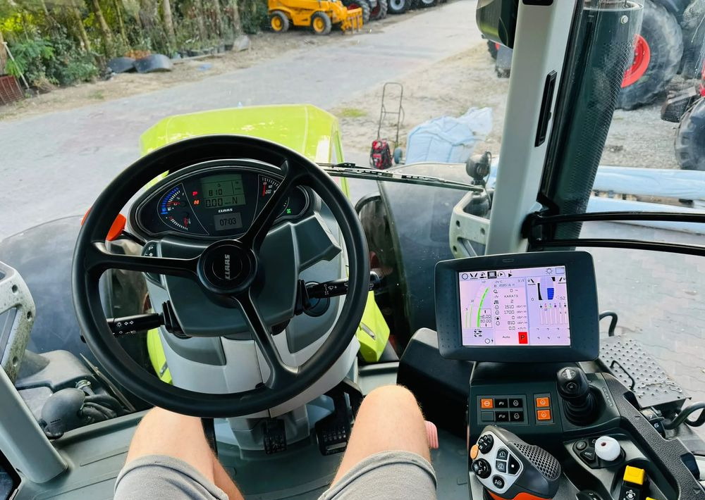 Farm tractor Claas Axion 930 CMATIC CEBIS: picture 11