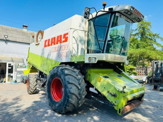 Combine harvester Claas LEXION 440: picture 7