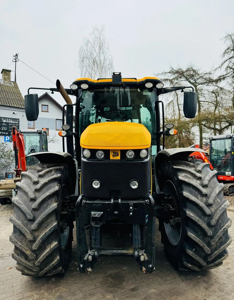JCB FASTRAC 4220 - Farm tractor: picture 2 JCB FASTRAC 4220 - Farm tractor: picture 2