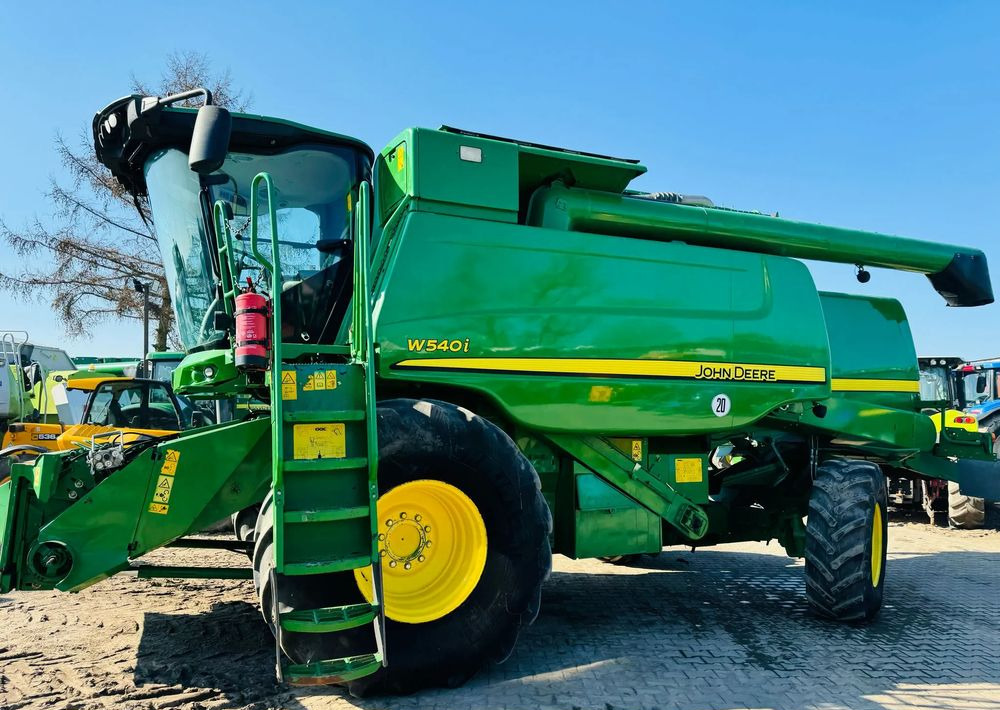 John Deere T670 - Combine harvester: picture 4 John Deere T670 - Combine harvester: picture 4