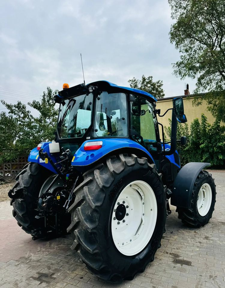 Farm tractor New Holland T5.100: picture 8