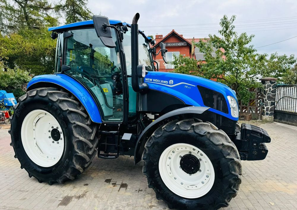 Farm tractor New Holland T5.100: picture 10