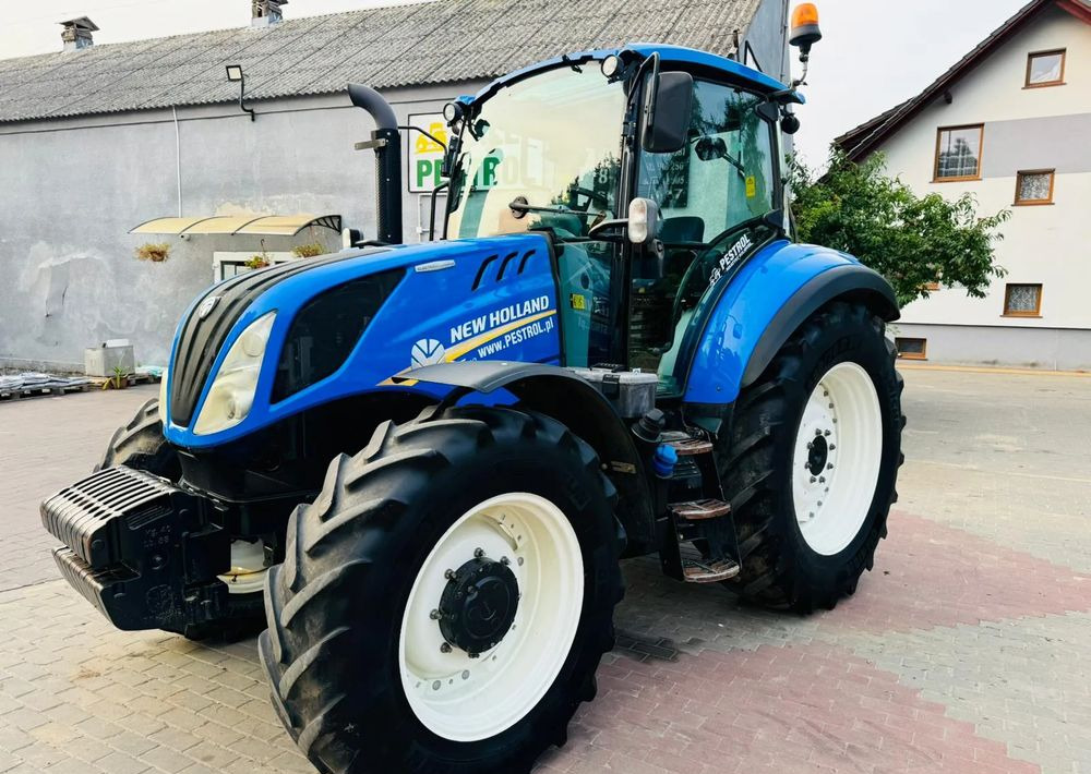 New Holland T5.110 - Farm tractor: picture 2 New Holland T5.110 - Farm tractor: picture 2