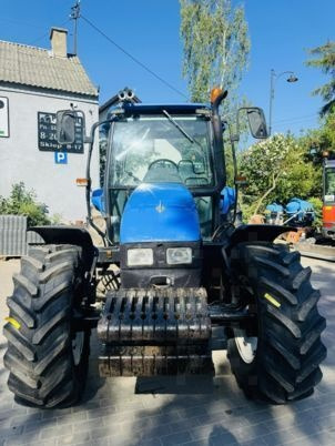 New Holland TL90 - Farm tractor: picture 4 New Holland TL90 - Farm tractor: picture 4