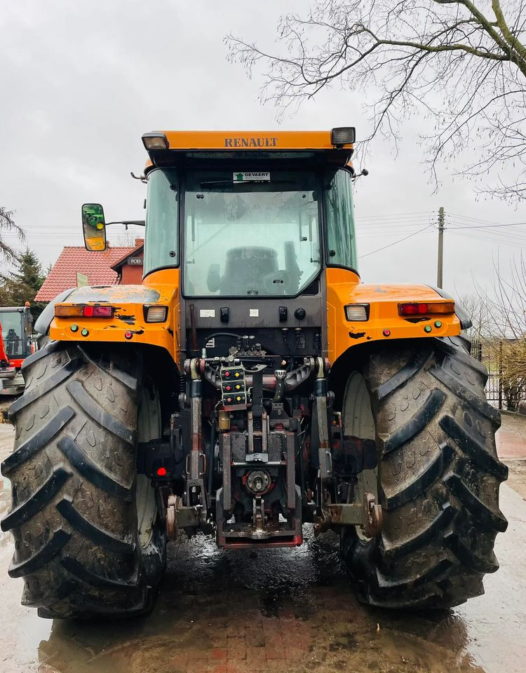 Renault Ares 826 RZ - Farm tractor: picture 5 Renault Ares 826 RZ - Farm tractor: picture 5