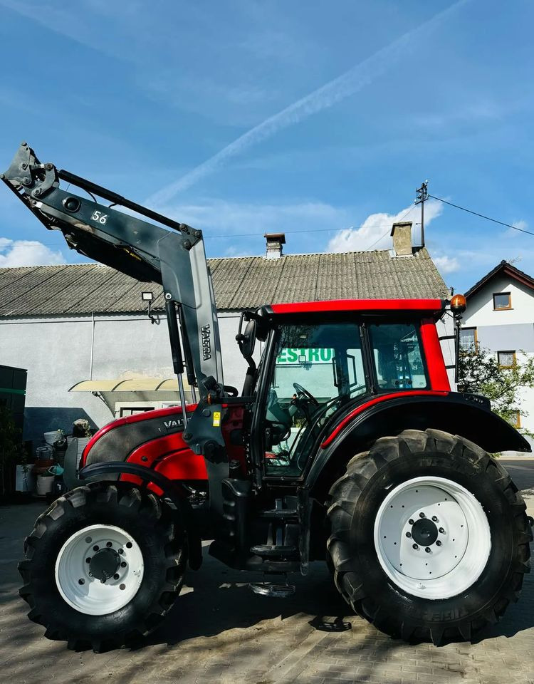 Valtra N101 - Farm tractor: picture 3 Valtra N101 - Farm tractor: picture 3