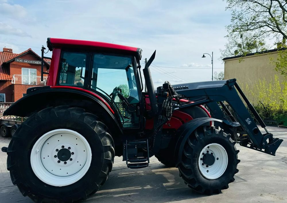 Valtra N101 - Farm tractor: picture 5 Valtra N101 - Farm tractor: picture 5