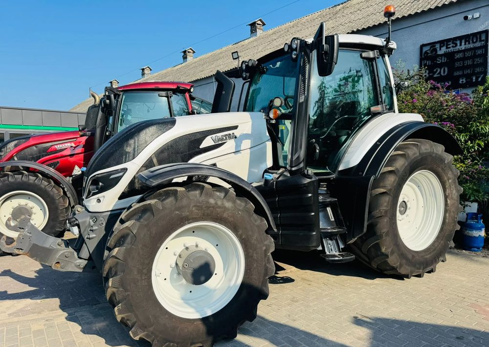 Valtra T174 UNLIMITED Versu - Farm tractor: picture 5 Valtra T174 UNLIMITED Versu - Farm tractor: picture 5
