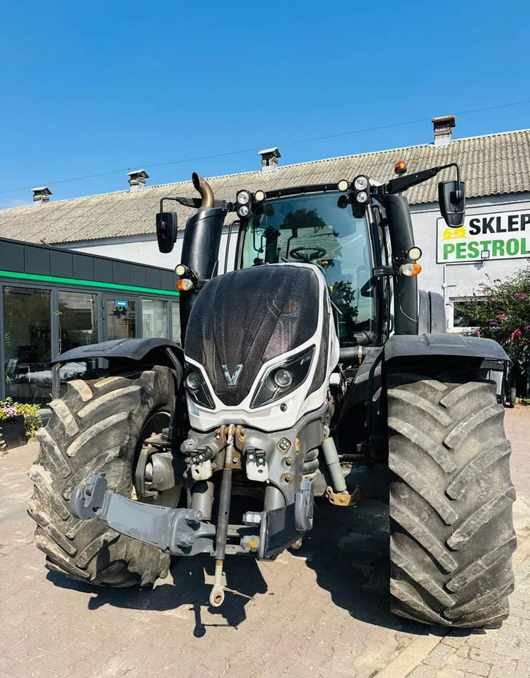 Valtra T254 Versu - Farm tractor: picture 4 Valtra T254 Versu - Farm tractor: picture 4