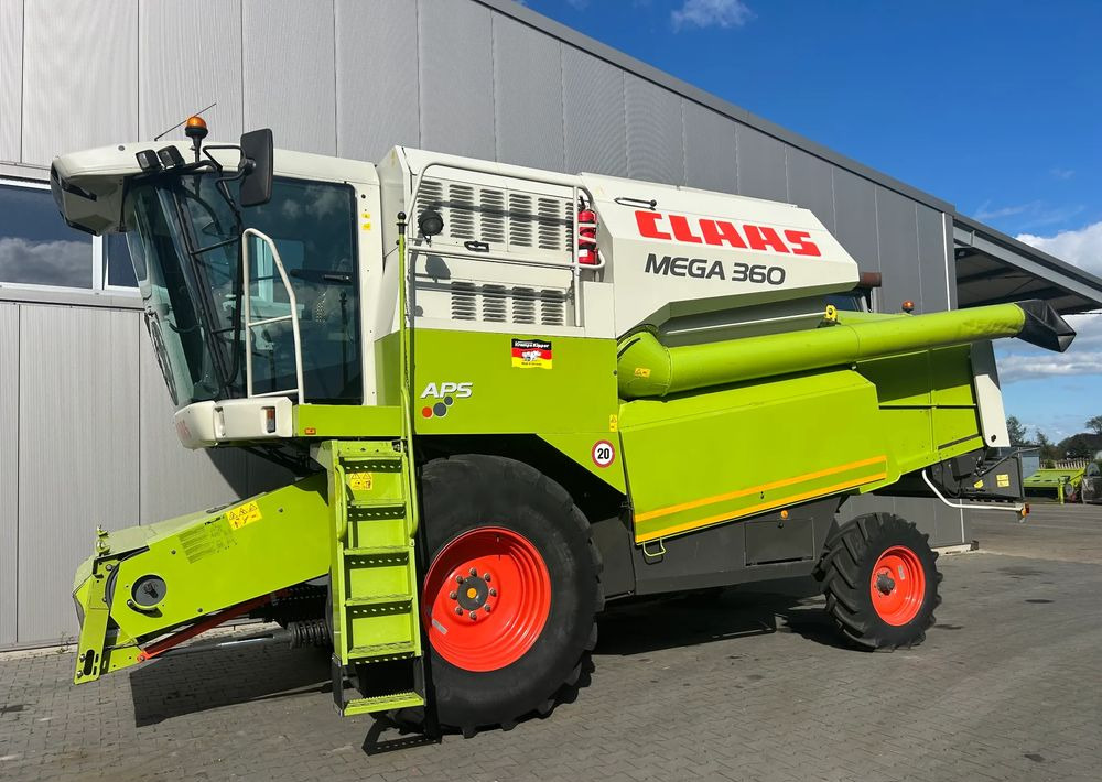 Claas Mega 360 - Combine harvester: picture 1 Claas Mega 360 - Combine harvester: picture 1